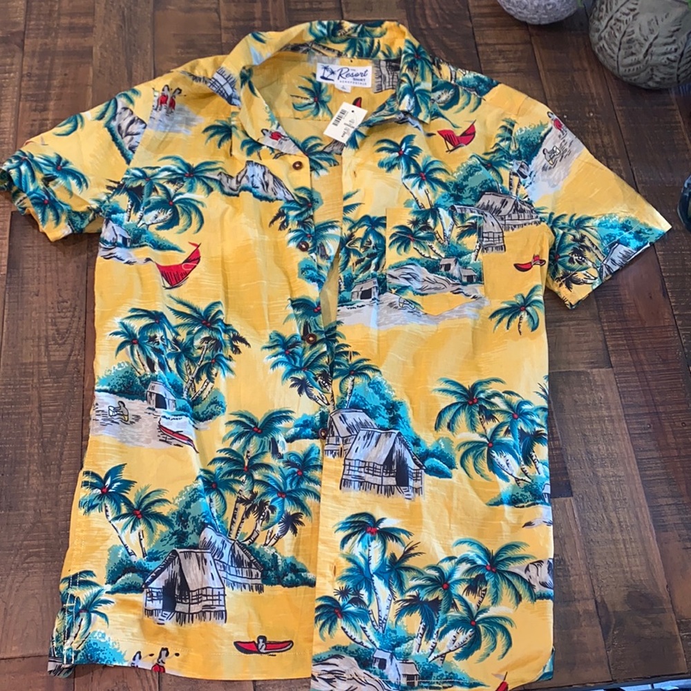 Hawaiian shirt size small men NWT